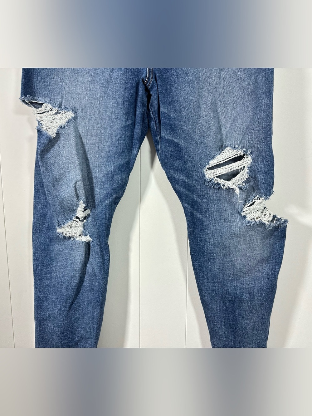 American Eagle Jeans Size 12 Short Curvy Super Hi Rise Jegging Distressed Denim - Picture 3 of 13